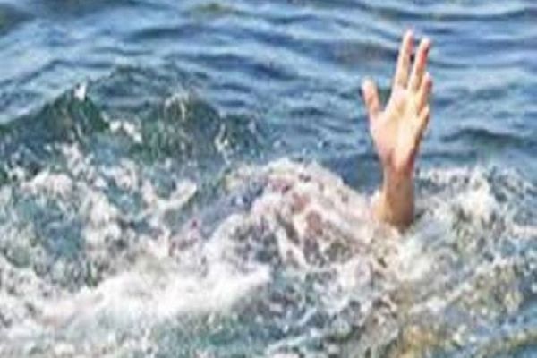 तालाब में नहाने गए दो मासूमों की डूबने से मौत, गांव में पसरा मातम