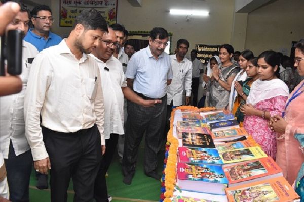 इंडियन रेडक्रॉस सोसायटी दुर्ग के आह्वान पर मुनिन्द्र धर्मार्थ ट्रस्ट द्वारा भिलाई में विशाल रक्तदान शिविर का आयोजन
