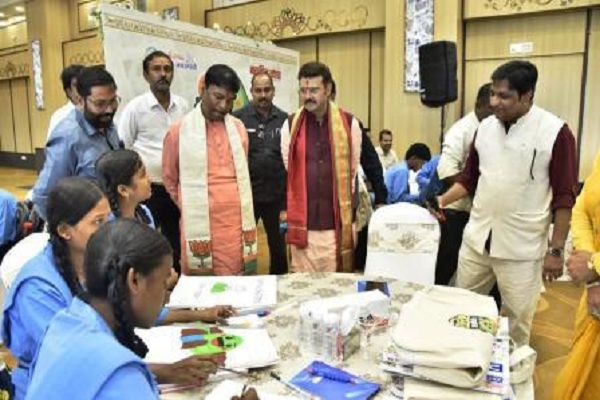 कला के माध्यम से अभिव्यक्ति भी एक बड़ा हुनर : वनमंत्री केदार कश्यप