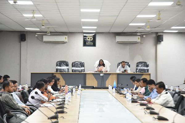 सेवा सेतु और सीएम हेल्पलाइन के आवेदनों के गुणवत्तापूर्ण व समयबद्ध निराकरण करें : कलेक्टर
