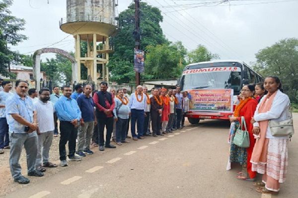 जशपुर से 204 श्रद्धालु प्रभु श्री रामलला दर्शन के लिए अयोध्या रवाना
