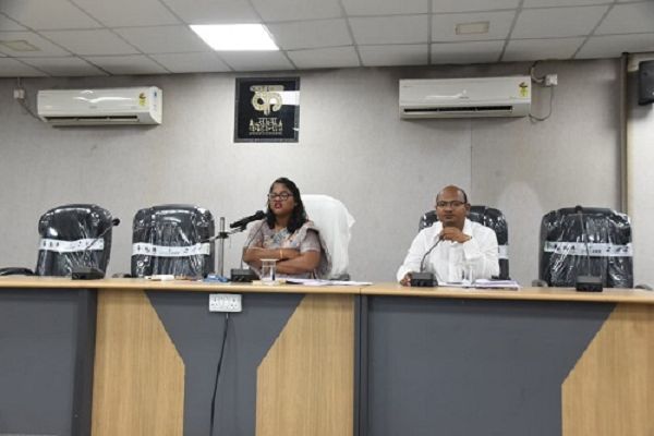 कलेक्टर ने स्वास्थ्य विभाग की योजनाओं एवं कार्यक्रमों के प्रगति की समीक्षा की