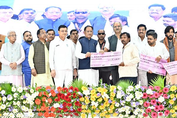 विशेष लेख : ढाई साल की उपलब्धियाँ- छत्तीसगढ़ का श्रमिक कल्याण के क्षेत्र में नई पहचान
