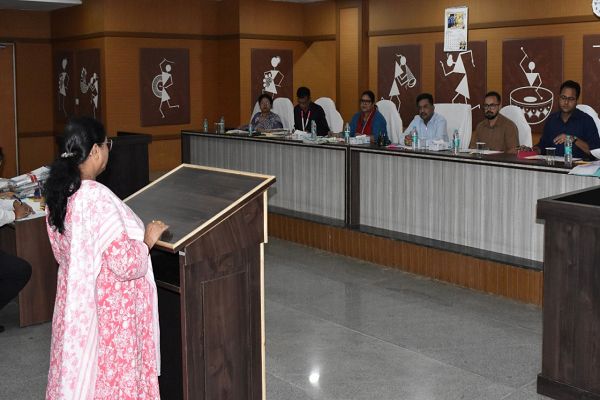 प्रमुख सचिव श्री सोनमणि बोरा की अध्यक्षता में उच्च स्तरीय छानबीन समिति ने 12 जाति प्रमाण-पत्र प्रकरणों पर की सुनवाई