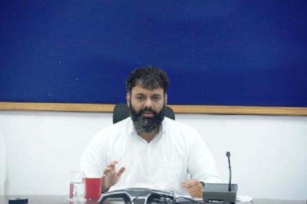 कलेक्टर ने जल जीवन मिशन के कार्यों की समीक्षा, लंबित कार्यों को गंभीरता से करने के सख्त निर्देश