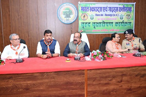 उप मुख्यमंत्री श्री अरुण साव ने किया पौधारोपण, बोले हरियाली बढ़ेगी तो पर्यावरण भी स्वस्थ और सुंदर बनेगा