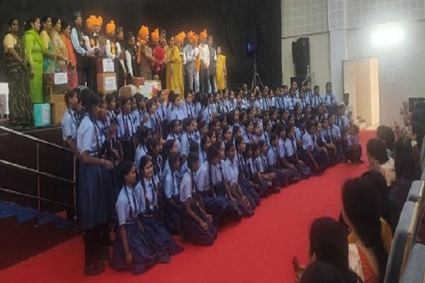 ऑपरेशन सिपाही रक्षा सूत्र के तहत सीमा पर तैनात वीर जवानों को भेजी गयी 28000 राखियां