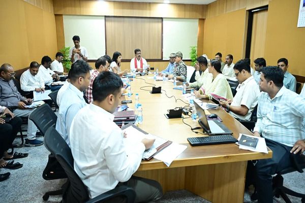 उप मुख्यमंत्री श्री विजय शर्मा ने पुनर्वास एवं नक्सल प्रभावित परिवारों के लिए संचालित योजनाओं की समीक्षा की