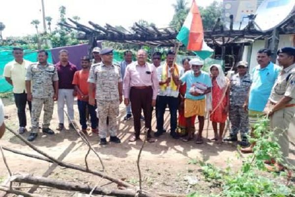 शहादत को सलाम, हर घर तिरंगे के नाम : बीजापुर में गूंजा देशभक्ति का संदेश