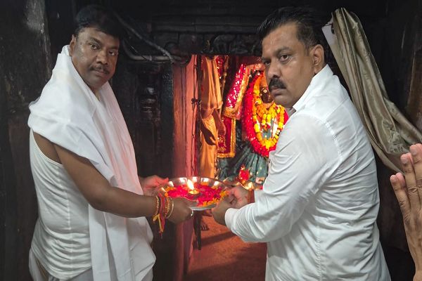 मां दंतेश्वरी का आशीर्वाद लेकर बस्तर तिरंगा यात्रा के द्वितीय दिवस का शुभारंभ