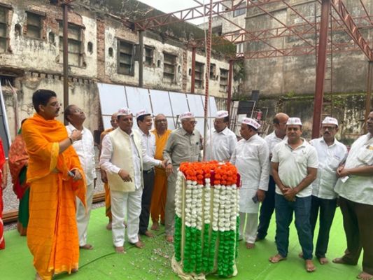 स्वतंत्रता दिवस पर दिगम्बर जैन बड़ा मंदिर में गूंजे राष्ट्रभक्ति और धर्माराधना के जयकारे