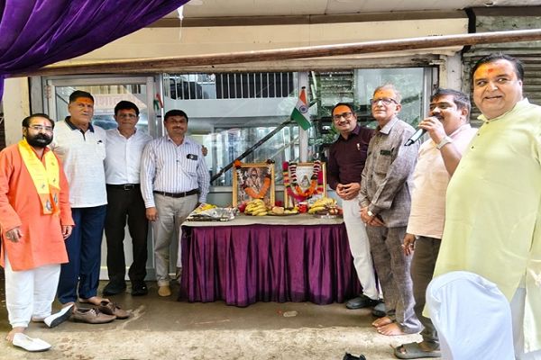 कान्यकुब्ज युवा मण्डल के विशाल भंडारे में सैकड़ों श्रद्धालुओं ने ग्रहण किया महाप्रसाद