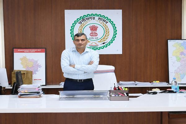 सुशासन की सरकार में &lsquo;थप्पड़बाज&rsquo; IAS को आदिवासी जिले की कमान!