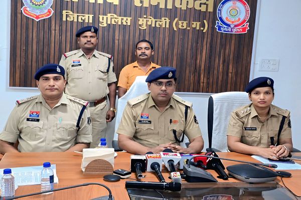  ग्राम बोड़तरा मे अवैध शराब बिक्री करने वाले 01 आरोपी से 291 नग देशी प्लेन शराब जप्ती कार्यवाही करते हुये गिरफ्तार कर भेजा गया न्यायिक रिमाण्ड पर  