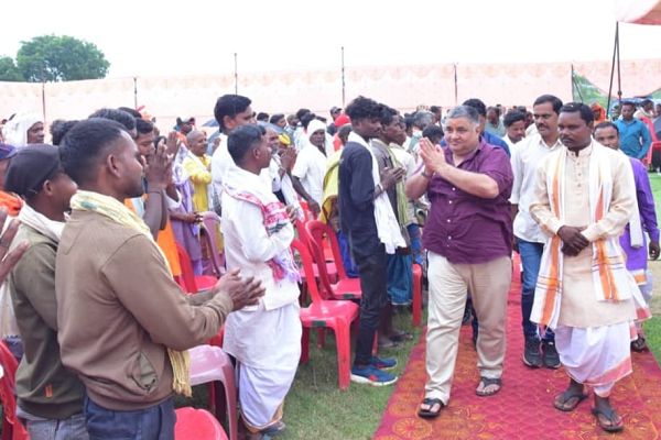 करमा उत्सव में झलकी छत्तीसगढ़ की समृद्ध जनजातीय संस्कृति, पर्यटन एवं संस्कृति मंत्री श्री राजेश अग्रवाल ने दी बधाई