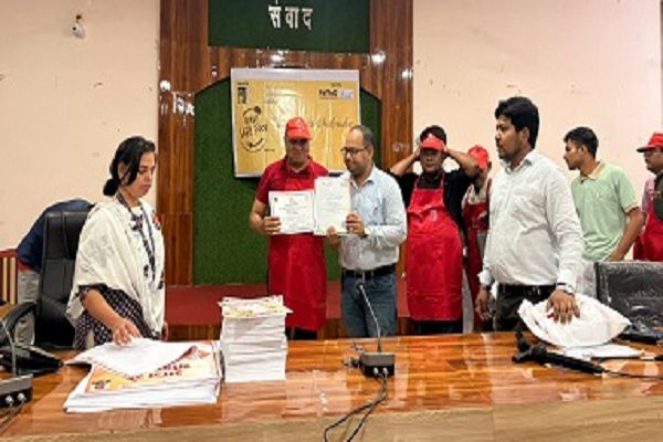 जशपुर में 200 स्ट्रीट फूड विक्रेताओं को मिला निरूशुल्क फॉस्टेक प्रशिक्षण