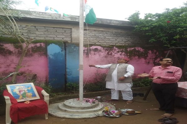  5वीं, 8वीं में 70 प्रतिशत से अधिक अंक से उत्तीर्ण होने वाले बच्चों को एक-एक हजार रूपये दिए जायेंगे, आगे कक्षा की पढ़ाई के लिए प्रोत्साहन राशि महत्वपूर्ण होगा - मुरलीधर सिन्हा 