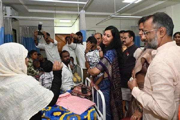 कलेक्टर ने सामुदायिक स्वास्थ्य केंद्र बिलाईगढ़ का किया निरीक्षण