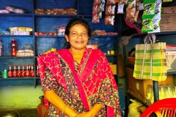 महुआ लड्डू और रागी से आत्मनिर्भर बनीं चंदा नाग, अब मुख्यमंत्री को राखी बांधने की तैयारी