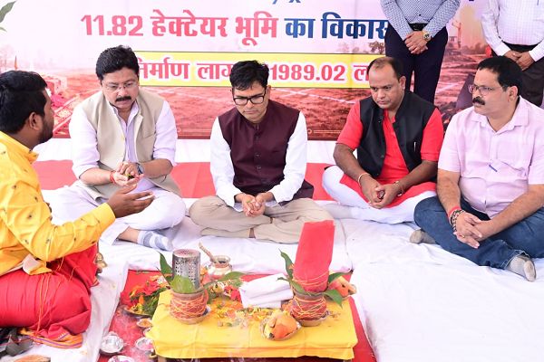  नवा रायपुर को देश की अग्रणी ग्रीनफील्ड सिटी के रूप में विकसित करने पर जोर : आवास एवं पर्यावरण मंत्री श्री ओ.पी. चौधरी