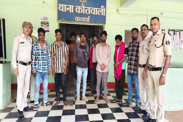 त्यौहारी सीजन में फरार वारंटियों एवम आसामाजिक तत्वों की धरपकड़ तेज