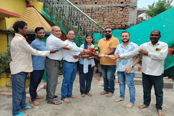  हरदीबांध के कृषक की बिटिया का सम्मान किया मेडिकल टीम ने