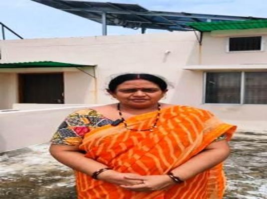 प्रधानमंत्री सूर्यघर योजना से अनिता शर्मा के घर फैली सौर ऊर्जा की रोशनी, बिजली बिल हुआ शून्य