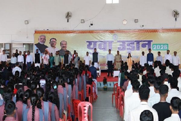 युवा उड़ान 2026 से बीजापुर में गूंजा युवाओं के सामर्थ्य और संकल्प का संदेश