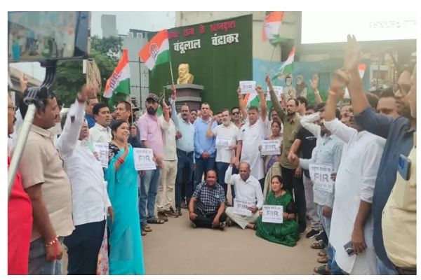 राहुल गांधी के खिलाफ FIR रद्द करने जिला कांग्रेस कमेटी भिलाई का हल्ला बोल