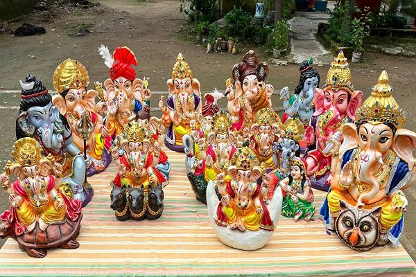 आस्था के साथ पर्यावरण संरक्षण का संदेश दे रही बंदियों की गणेश प्रतिमाएं