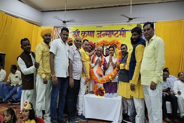  भव्य शोभायात्रा के साथ मनाया गया श्रीकृष्ण जन्म महोत्सव