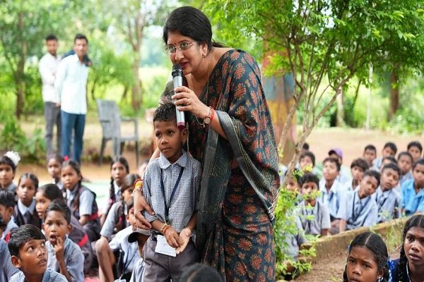 कवर्धा के बैगा अंचल में बाल चौपाल 2.0, बच्चों से संवाद कर जानी समस्याएं