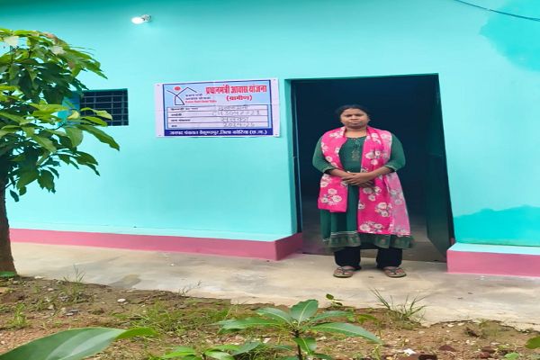 रायपुर : प्रधानमंत्री आवास: पक्के घर मिलने से गुलाबमनी का सपना हुआ साकार