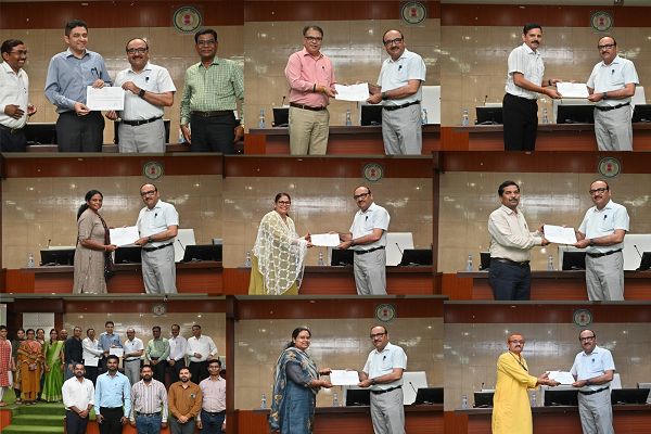  *मुख्य सचिव ने ई-ऑफिस एवं समयबद्ध उपस्थिति में उत्कृष्ट प्रदर्शन करने वालों को किया सम्मानित*