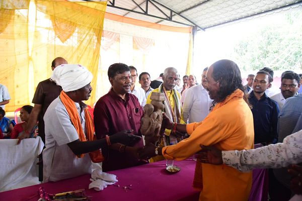 वन मंत्री केदार कश्यप ने मर्दापाल में भगवान विश्वकर्मा जयंती कार्यक्रम में की शिरकत