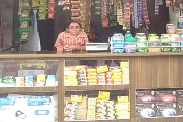 दिव्यांगता बाधा नहीं, स्वरोजगार से देवेंद्र ने संवारी जिंदगी
