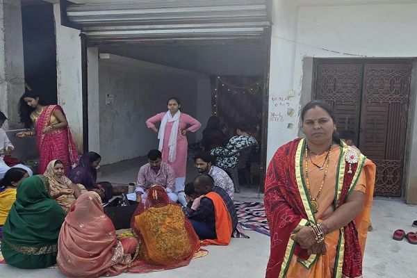 सेवा संकल्प से साकार हुआ मधु का सपना, पक्के आशियाने में विराजे गणेश