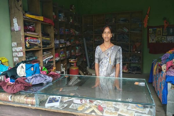 &rsquo;कहानी सेवा की&rsquo; : स्वयंसिद्धा कविता विश्वकर्मा अब हैं कैलाशपुर गांव की लखपति दीदी