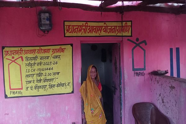 बालमचंद की बूढ़ी आंखों में चमक रही हैं पक्के मकान की खुशियां