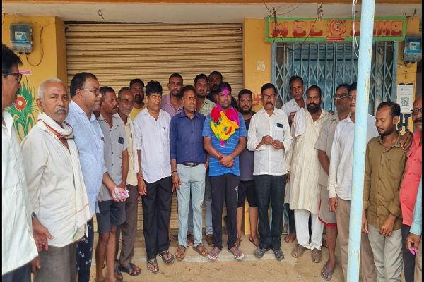  गरियाबंद के 6 नेताओं की कांग्रेस में दमदार वापसी   गोरेलाल सिन्हा राघोबा महाड़िक, ऋतिक सिन्हा समेत 06 नेताओं की घर वापसी से जिले की राजनीति गरमाई।