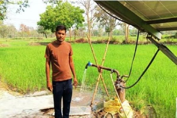 सौर सुजला योजना के माध्यम से जिले में 61 किसानों के खेतों में स्थापित हुए सोलर पंप