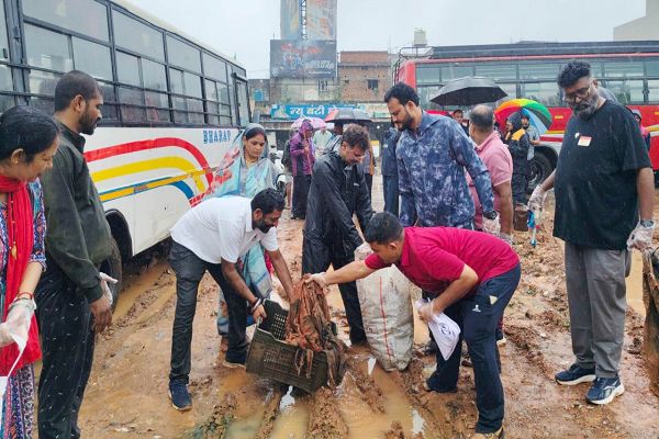 सेवा संकल्प अभियान के तहत बस्तर में गूंजा स्वच्छता का संदेश