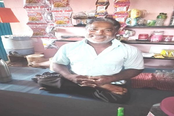 सेवा की कहानी : दिव्यांग तोपसिंग को मिली बैटरी चालित ट्रायसायकल, अब बिना किसी सहारे के खुद चला रहे अपनी दुकान