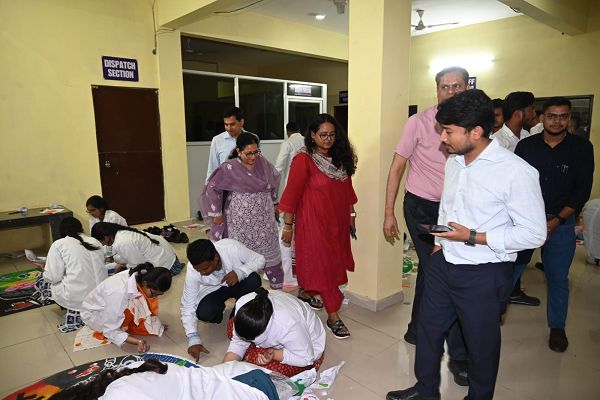 *संभागायुक्त ने शासकीय मेडिकल काॅलेज कवर्धा का निरीक्षण कर व्यवस्थाओं का लिया जायजा*