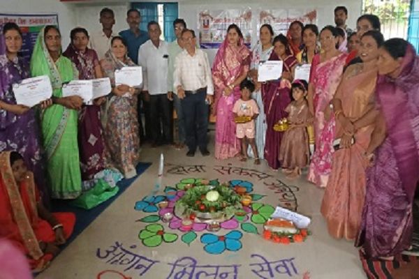 आंगन मिलन सेवा कार्यक्रमों से योजनाओं की जानकारी के साथ स्वास्थ्य एवं पोषण के प्रति जागरूकता