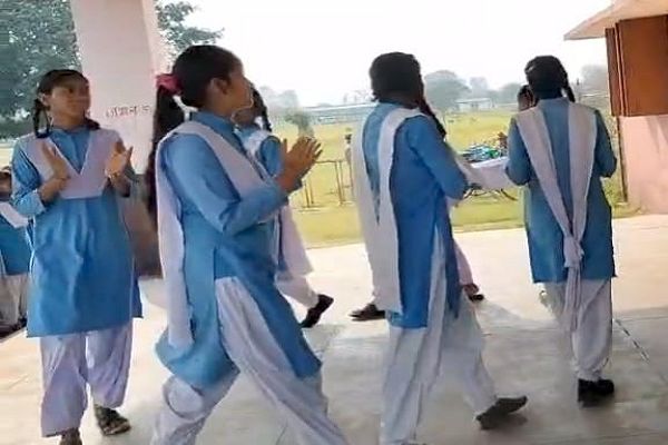 &lsquo;नमो गाथा&rsquo; के तहत विद्यार्थियों ने नुक्कड़ नाटक से दिया जनजागरूकता का संदेश