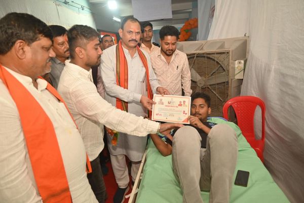 एक छत के नीचे जुटे विशेषज्ञ डॉक्टर, 10 हजार लोगों के स्वास्थ्य परीक्षण का लक्ष्य