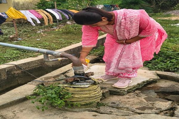 जल जीवन मिशन से 'सुरक्षित छत्तीसगढ़' : धमतरी में बारिश के बाद पेयजल सुरक्षा का महाअभियान, 3,110 जल बहिनियां संभाल रहीं मोर्चा