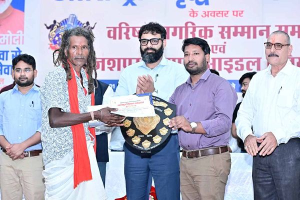 सेवा और अनुभव की मिसाल हैं हमारे सियान जन, युवा पीढ़ी को इनसे सीखने की जरूरत : सालिक साय