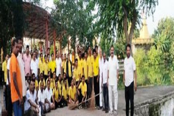 स्वच्छता ही सेवा के तहत डोंगरगढ़ शहर के सार्वजनिक स्थलों पर की गई साफ-सफाई